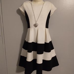 Girl's Black and White Dress Girls Size 6